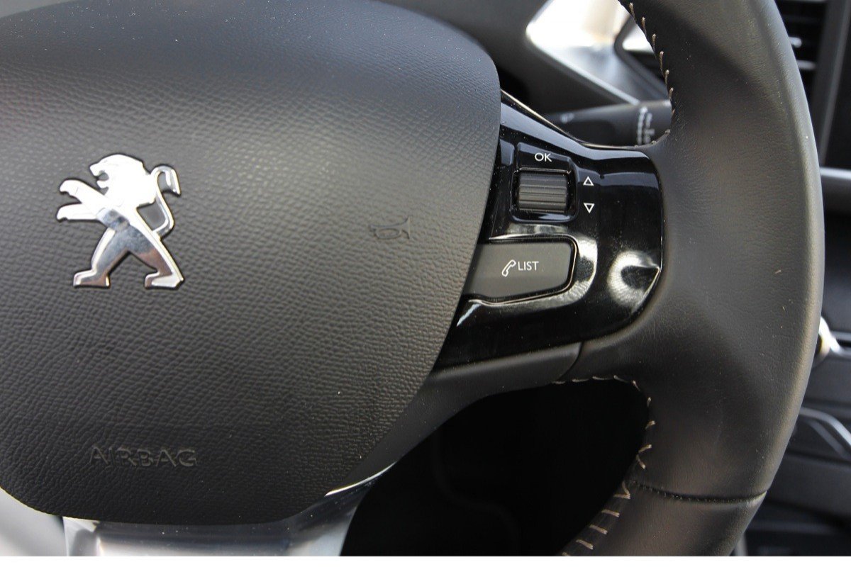 Comparativa Peugeot 308 vs Volkswagen Golf