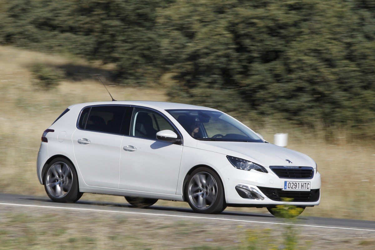 Comparativa Peugeot 308 vs Volkswagen Golf