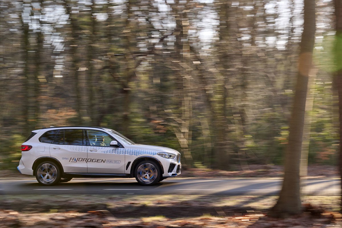 BMW ya tiene rodando su primer coche de hidrógeno, el iX5 Hydrogen. Conoce sus detalles
