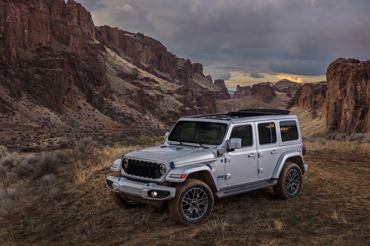 En 2024 llega el nuevo Jeep Wrangler con nueva parrilla: te contamos todos sus detalles