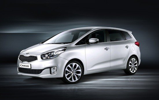 Nuevo Kia Carens, primeras fotos y listo para París 2012