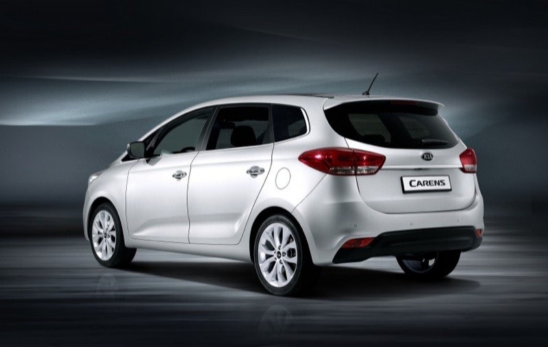 Nuevo Kia Carens, primeras fotos y listo para París 2012
