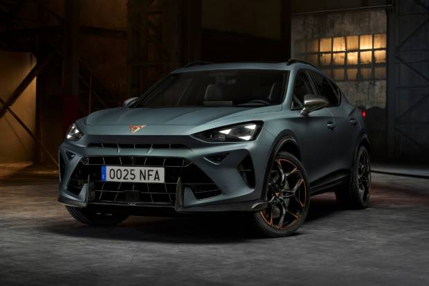 CUPRA vuelve a la carga: nuevo Formentor VZ5 con motor de cinco cilindros y 390 CV