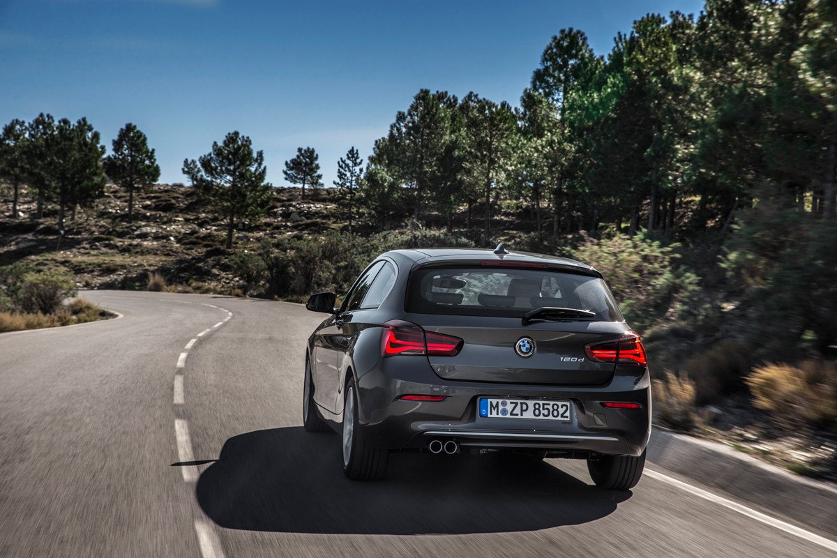 El BMW Serie 1 estrena imagen y dos motores