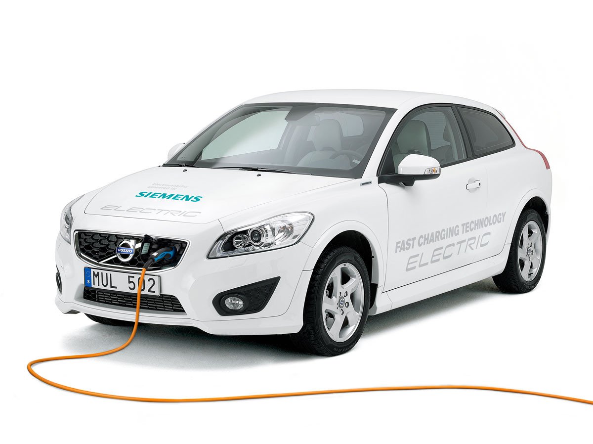 Volvo ya prepara el C30 eléctrico enchufable