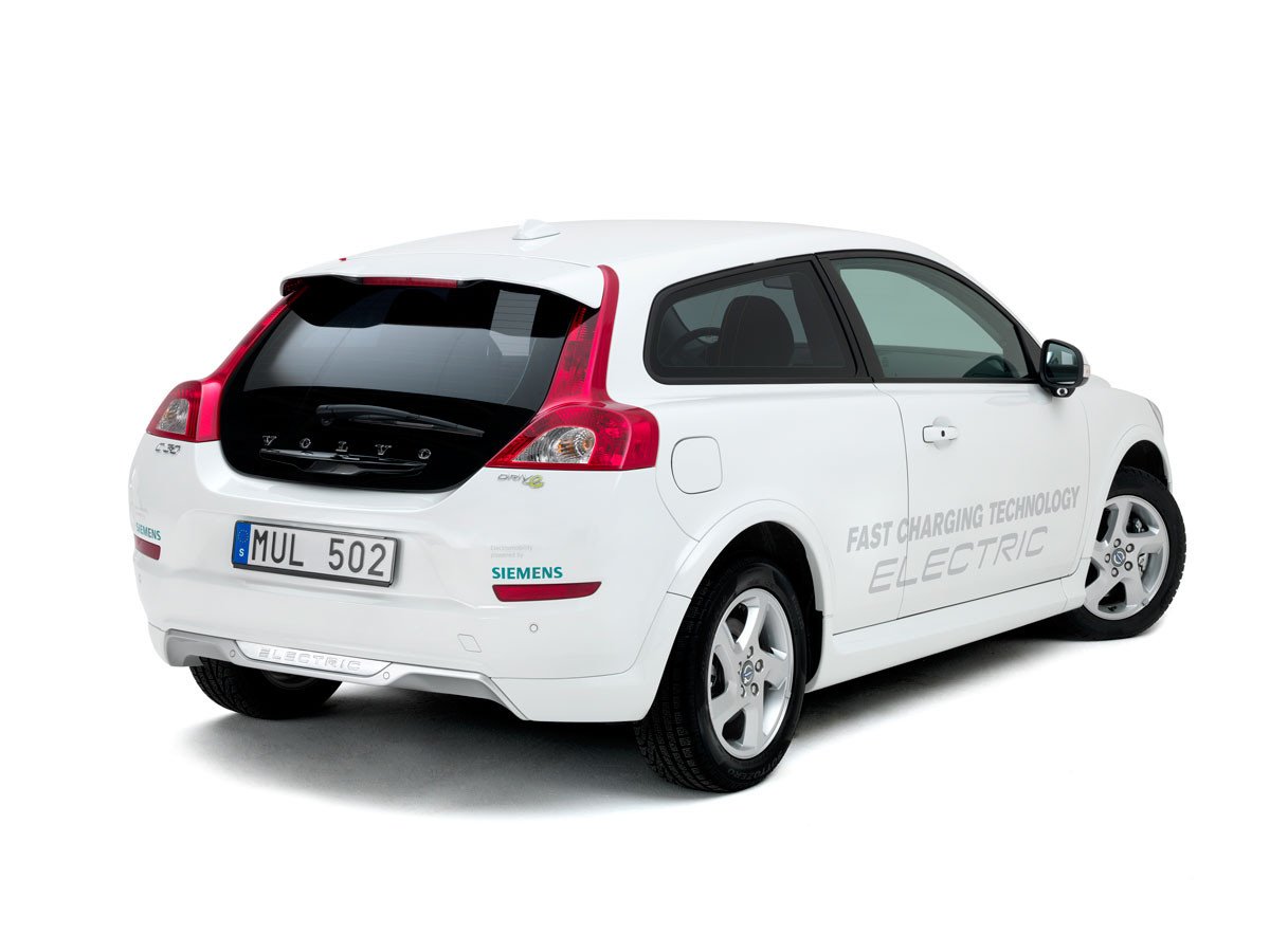 Volvo ya prepara el C30 eléctrico enchufable