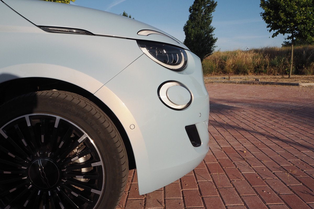 Prueba y opinión Fiat 500e: autonomía, precio y su versión cabrio