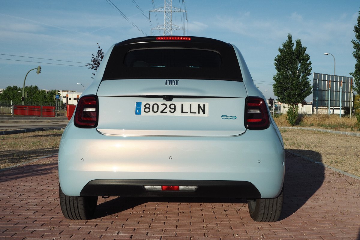 Prueba y opinión Fiat 500e: autonomía, precio y su versión cabrio