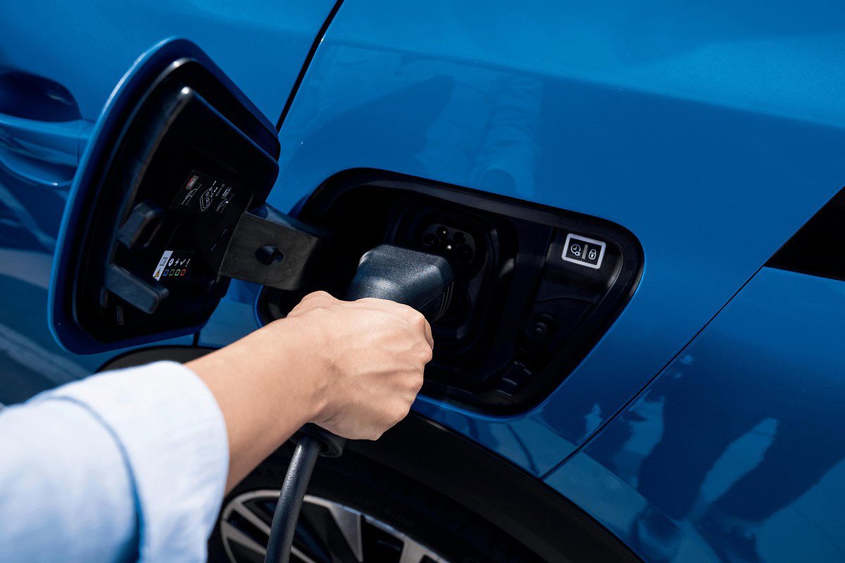 Cómo cargar tu coche eléctrico en casa