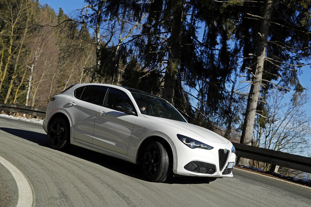 Probando los Alfa Romeo Giulia y Stelvio Tributo Italiano: ¿qué los hace tan especiales?