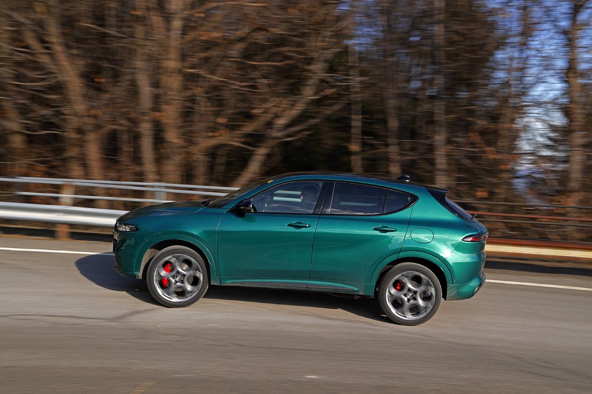 Probando los Alfa Romeo Giulia y Stelvio Tributo Italiano: ¿qué los hace tan especiales?