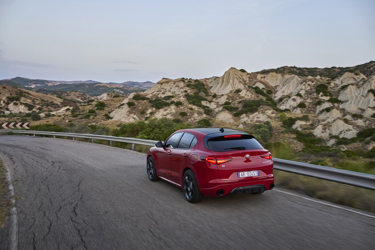 Probando los Alfa Romeo Giulia y Stelvio Tributo Italiano: ¿qué los hace tan especiales?