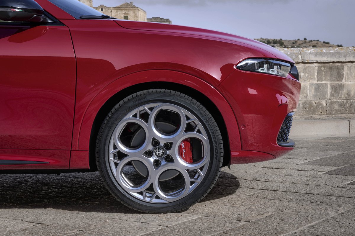 Probando los Alfa Romeo Giulia y Stelvio Tributo Italiano: ¿qué los hace tan especiales?