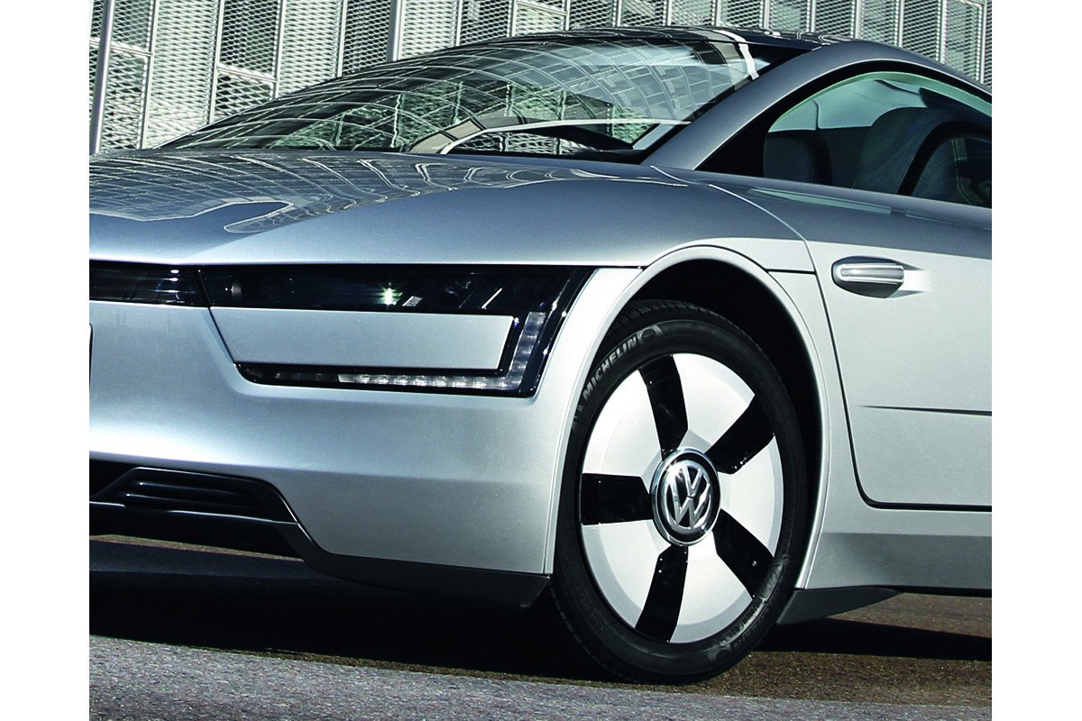 Neumáticos más estrechos y de gran diámetro: los coches eléctricos marcan el futuro 