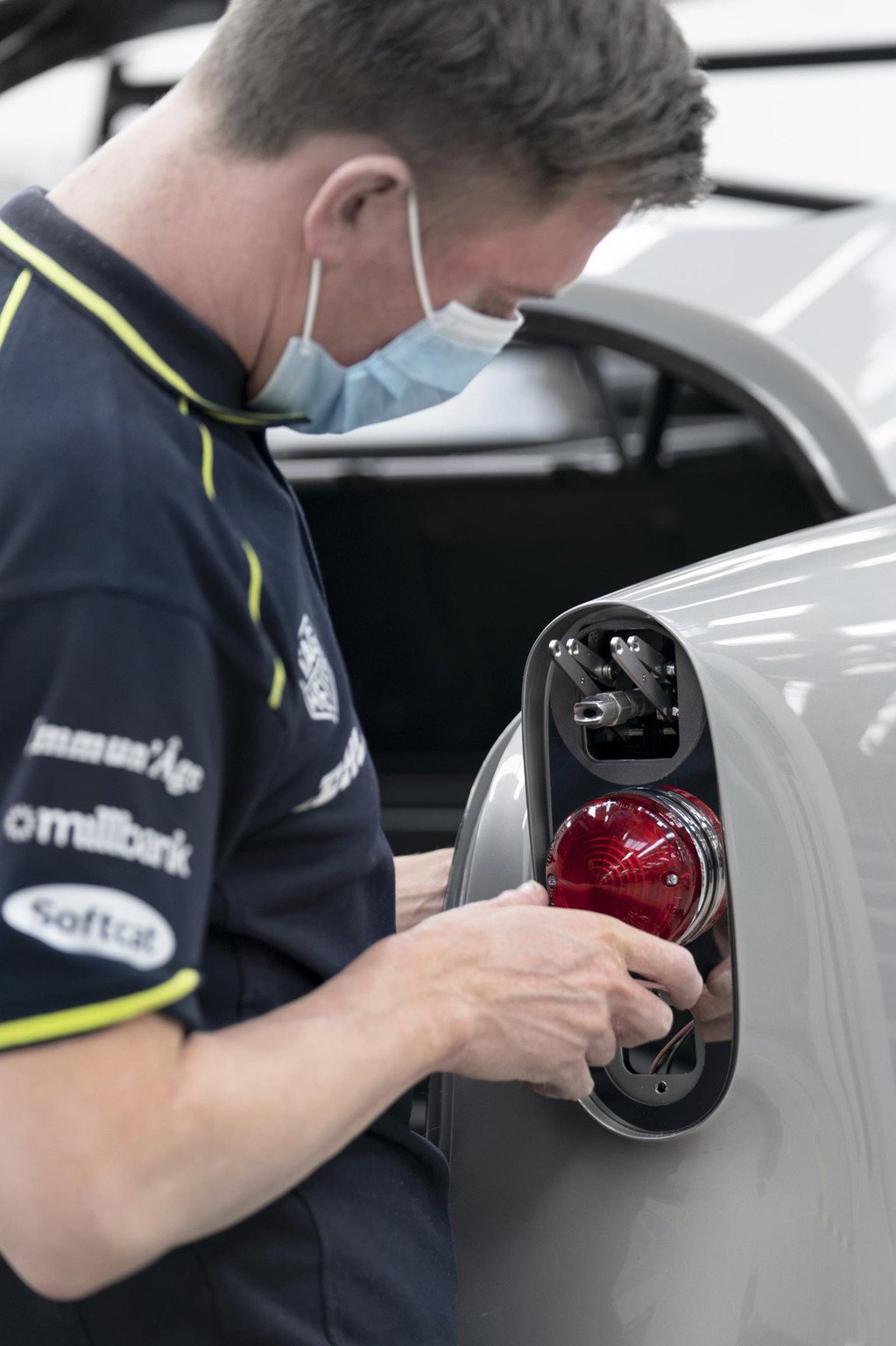 Aston Martin vuelve a fabricar el DB5 55 años después