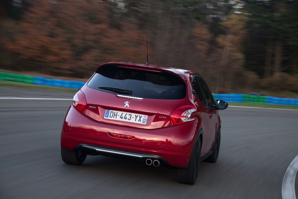 Prueba: Peugeot 208 GTi 30th, el auténtico heredero del 205 GTI