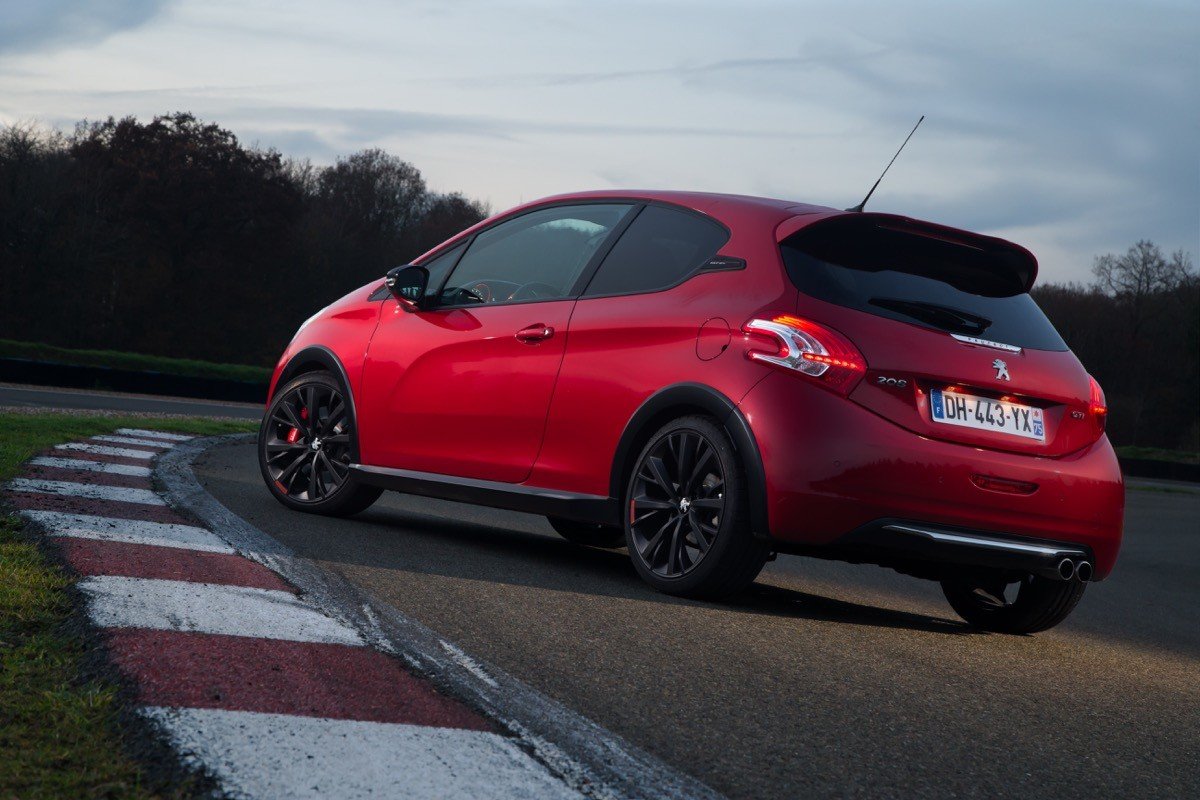Prueba: Peugeot 208 GTi 30th, el auténtico heredero del 205 GTI