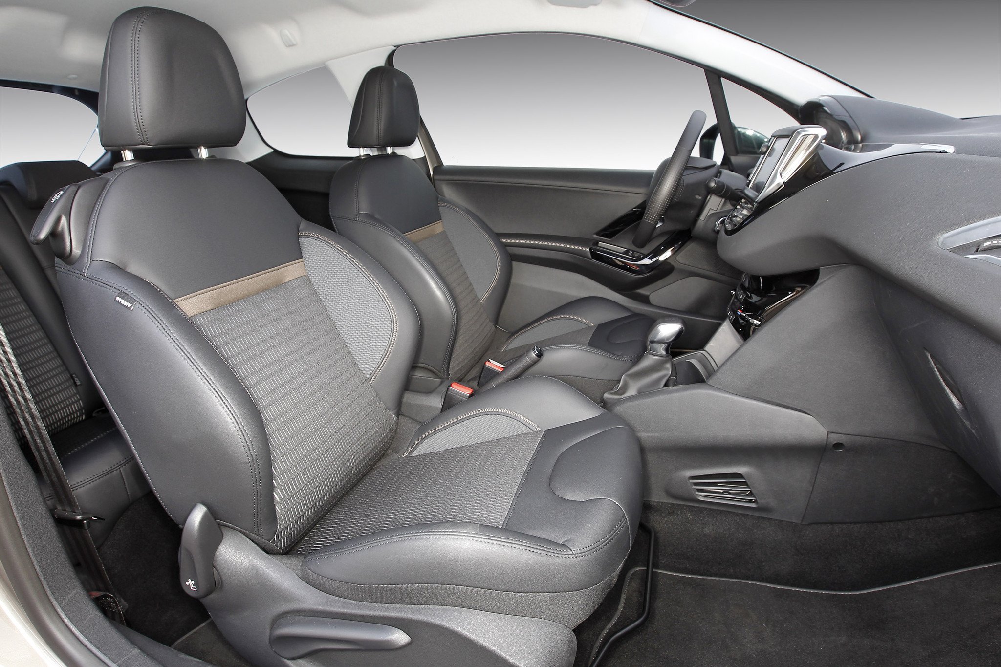 Comprar un Peugeot 208: ¿gasolina o diesel? 