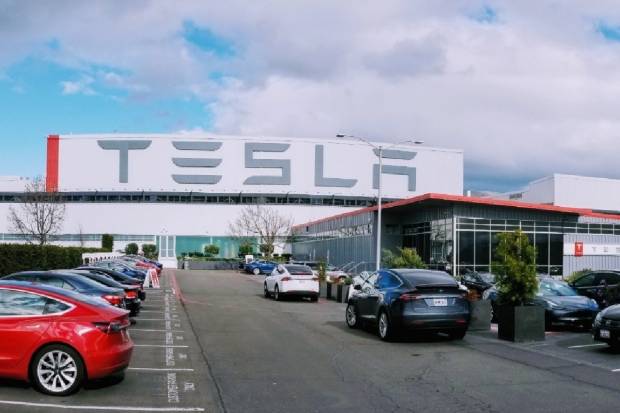 Tesla bajará los precios de sus coches cuando suceda esto