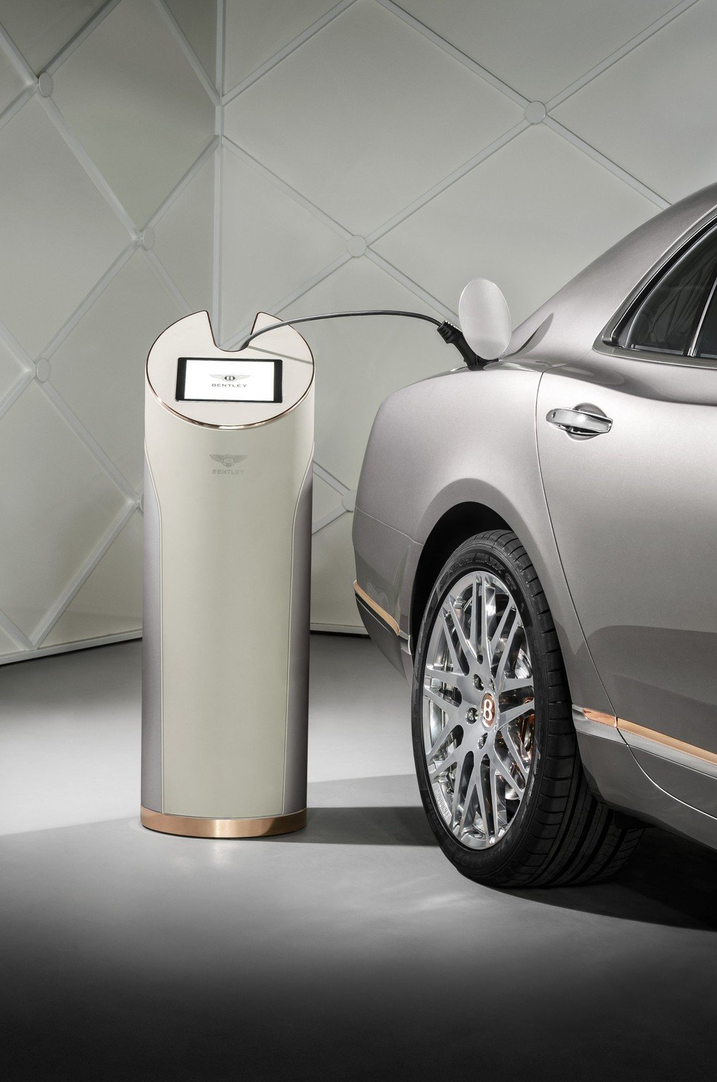 Bentley se apunta a la tecnología híbrida enchufable