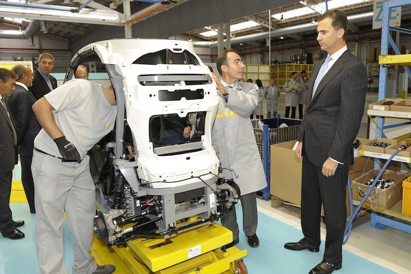 Renault Twizy: El Príncipe Felipe inaugura la fábrica “Nave Z.E.”