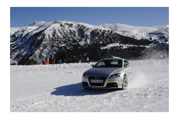 Vídeo: Audi Winter Driving Experience