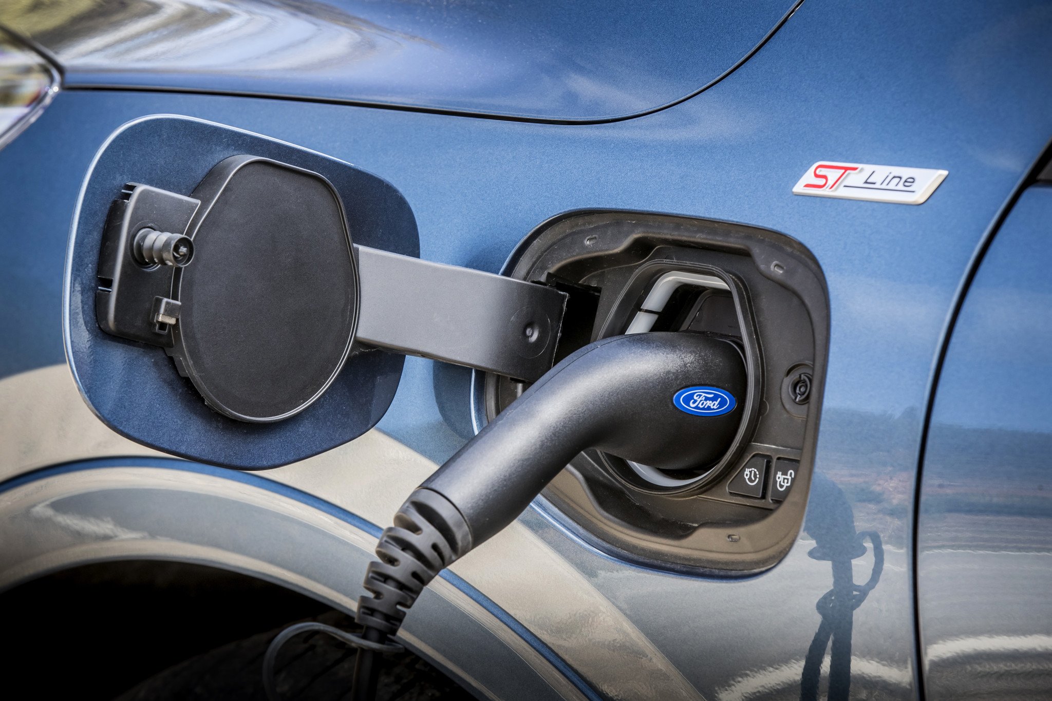 ¿De verdad se estropean los coches híbridos enchufables si no recargas su batería?
