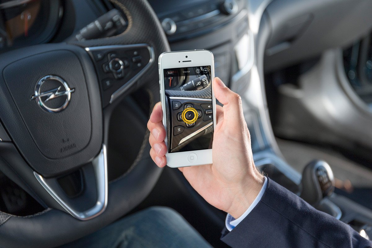 Opel crea una aplicación-manual para el Insignia