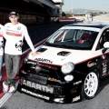 Jorge Lorenzo al volante de un Abarth 500 Asseto Corse