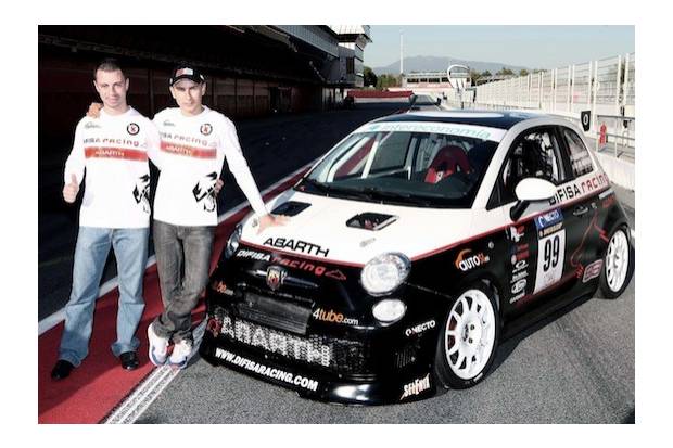 Jorge Lorenzo al volante de un Abarth 500 Asseto Corse