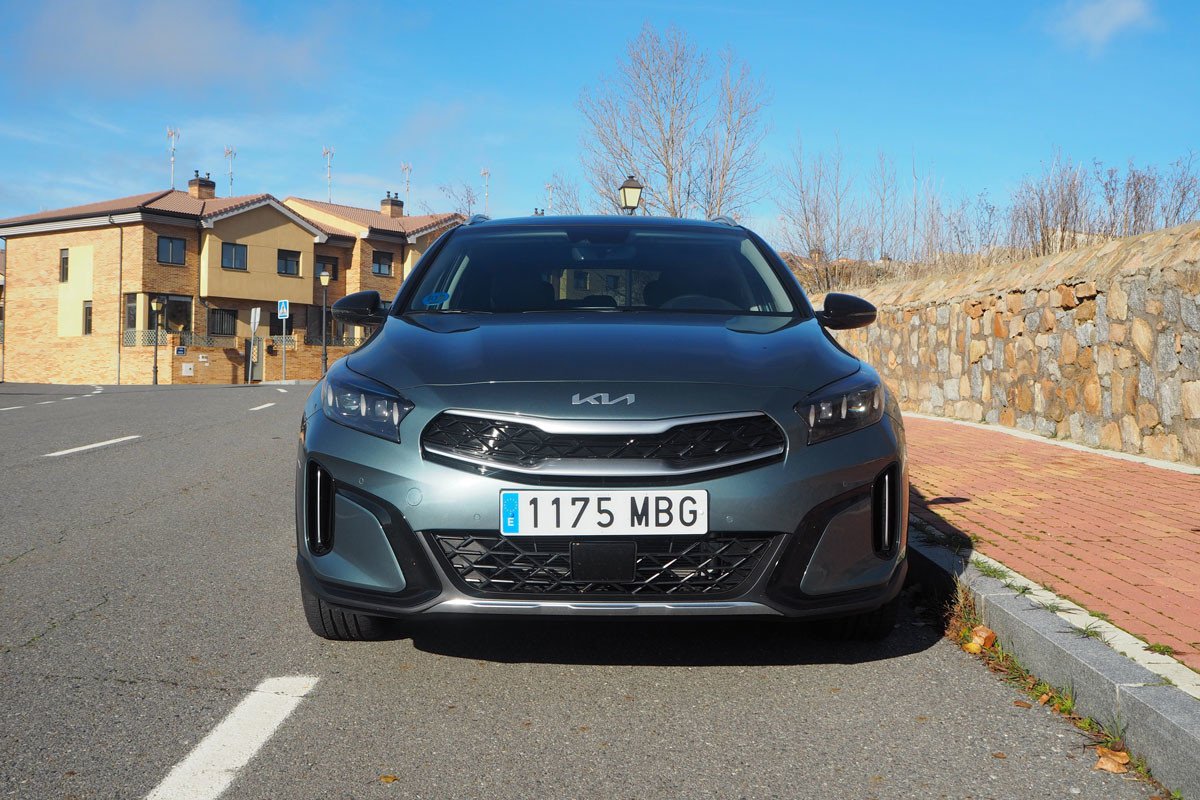 Prueba y opinión del Kia XCeed: precio, acabados y comportamiento del PHEV