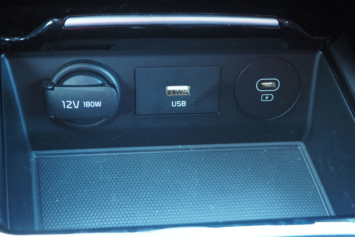 Prueba y opinión del Kia XCeed: precio, acabados y comportamiento del PHEV