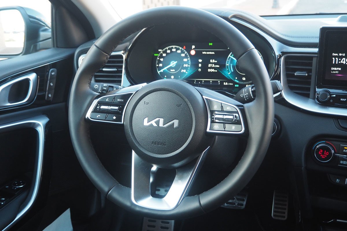 Prueba y opinión del Kia XCeed: precio, acabados y comportamiento del PHEV