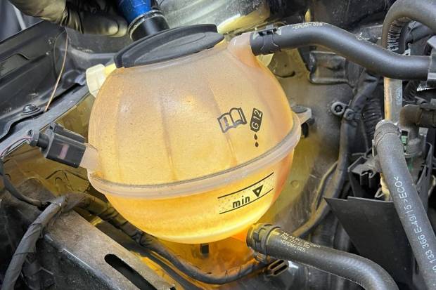 ¿Cada cuánto tiempo deberías cambiar el líquido refrigerante de tu coche?