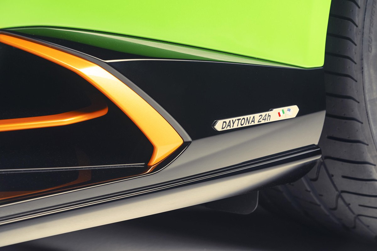 Nuevos Lamborghini Aventador SVJ 63 Roadster y Huracán EVO GT Celebration