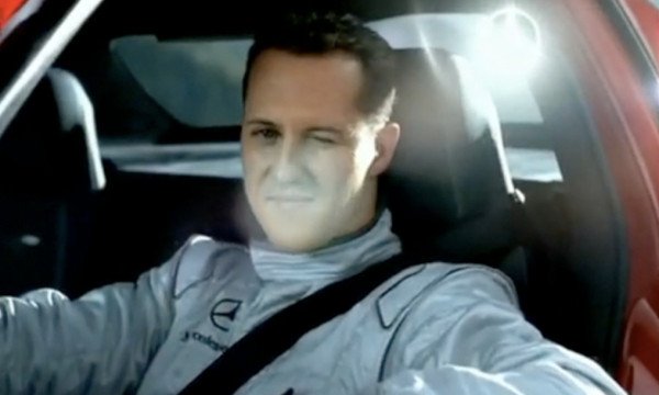 Michael Schumacher promociona el Mercedes SLS