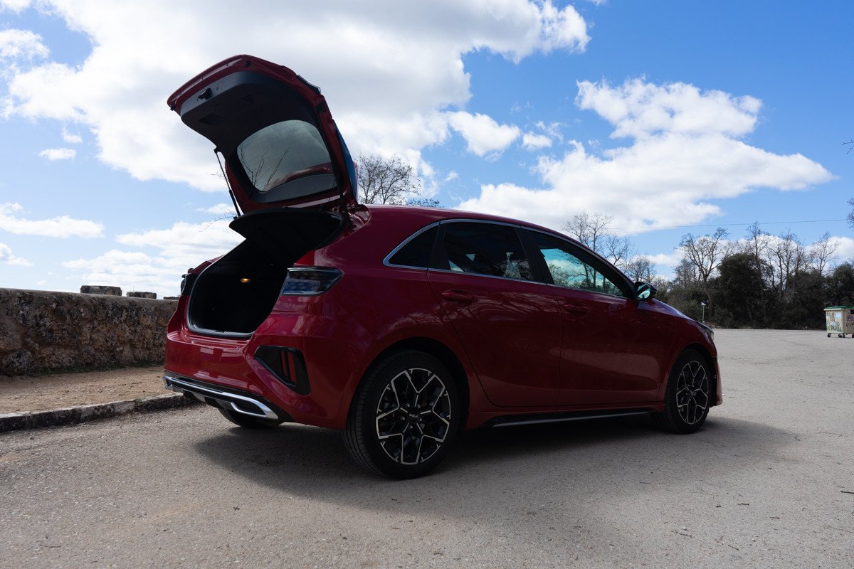 Prueba Kia Ceed GT Line: interior, acabados y precio