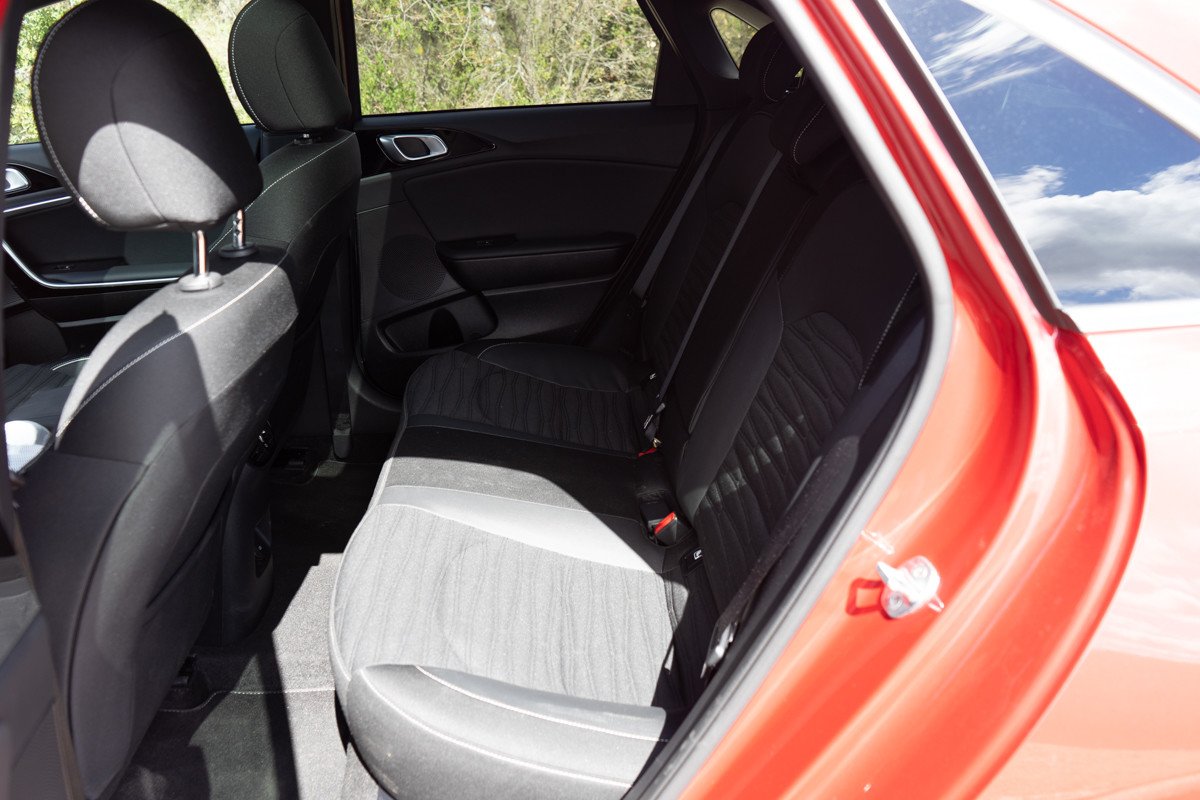 Prueba Kia Ceed GT Line: interior, acabados y precio