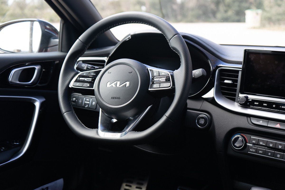 Prueba Kia Ceed GT Line: interior, acabados y precio