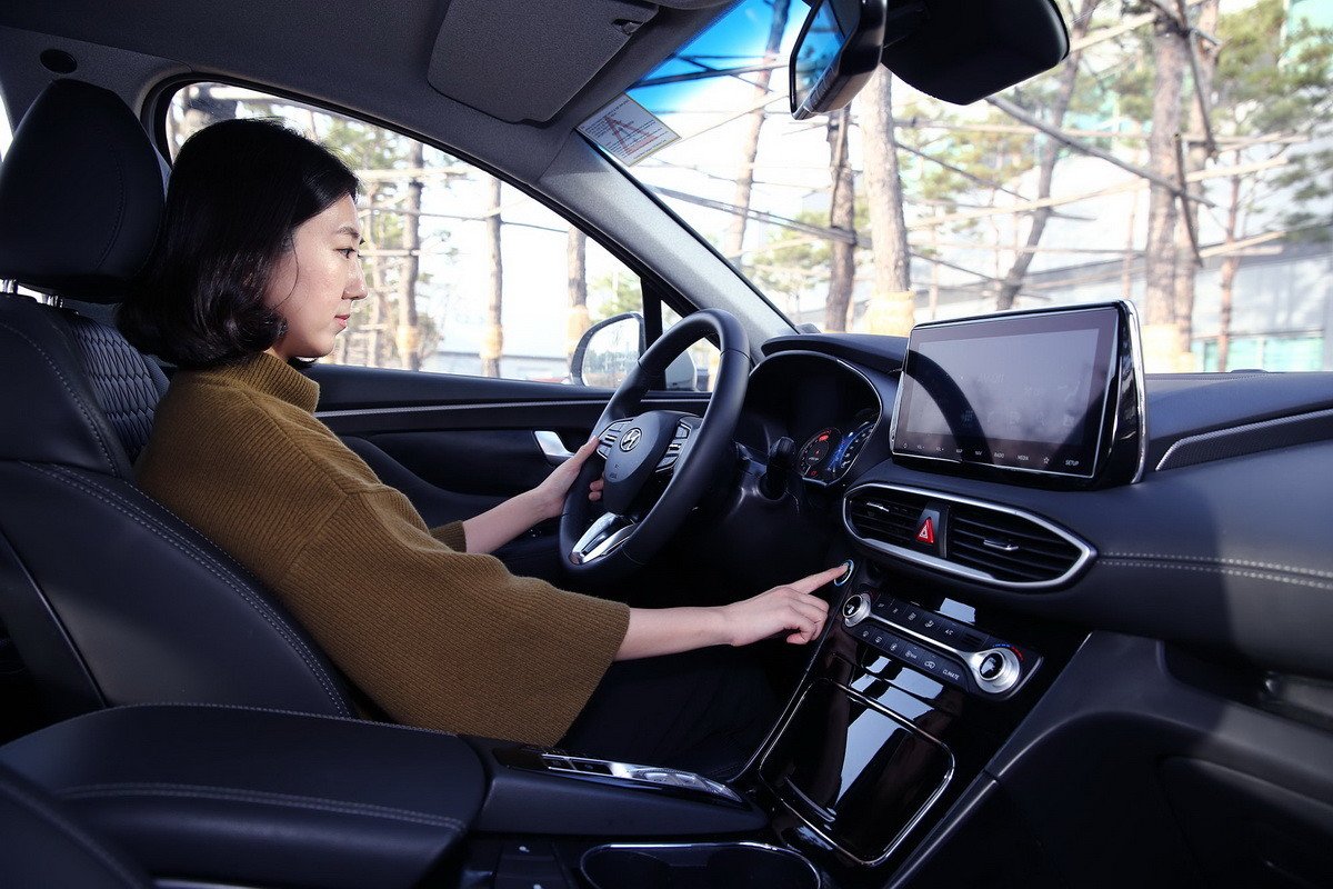 Hyundai presenta el primer sistema de identificación con huella dactilar para coches