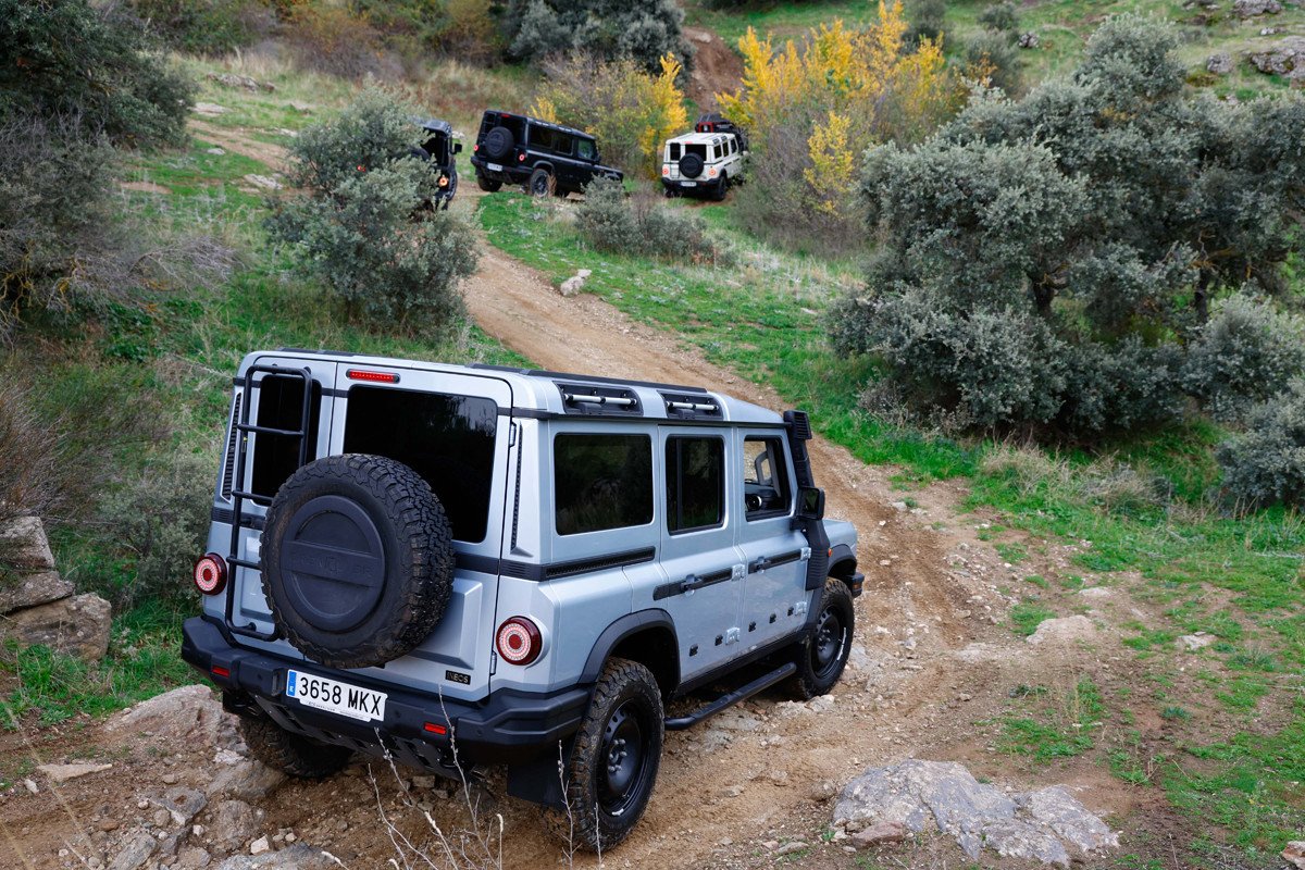 Primera prueba del INEOS Grenadier: barro, rocas, descensos, el 4x4 que puede con todo