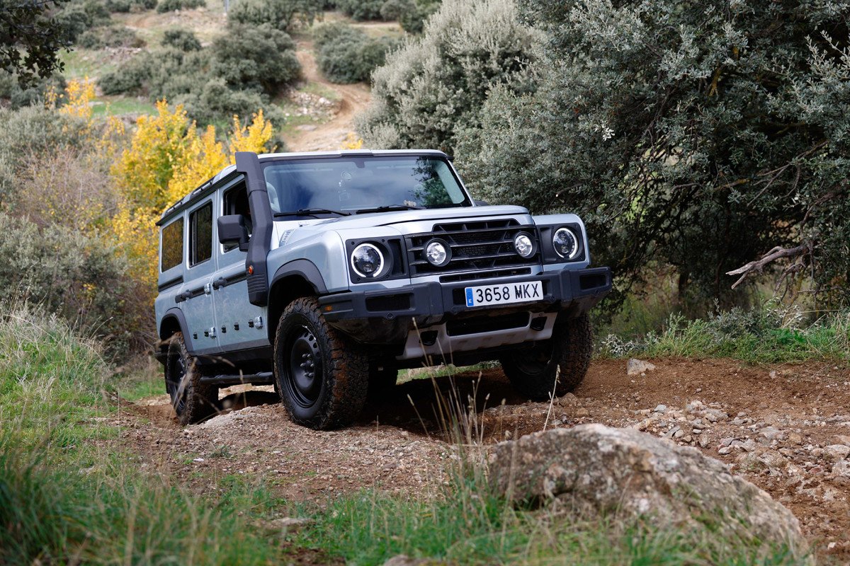 Primera prueba del INEOS Grenadier: barro, rocas, descensos, el 4x4 que puede con todo