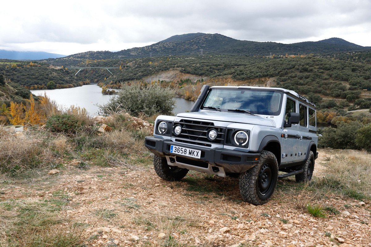 Primera prueba del INEOS Grenadier: barro, rocas, descensos, el 4x4 que puede con todo