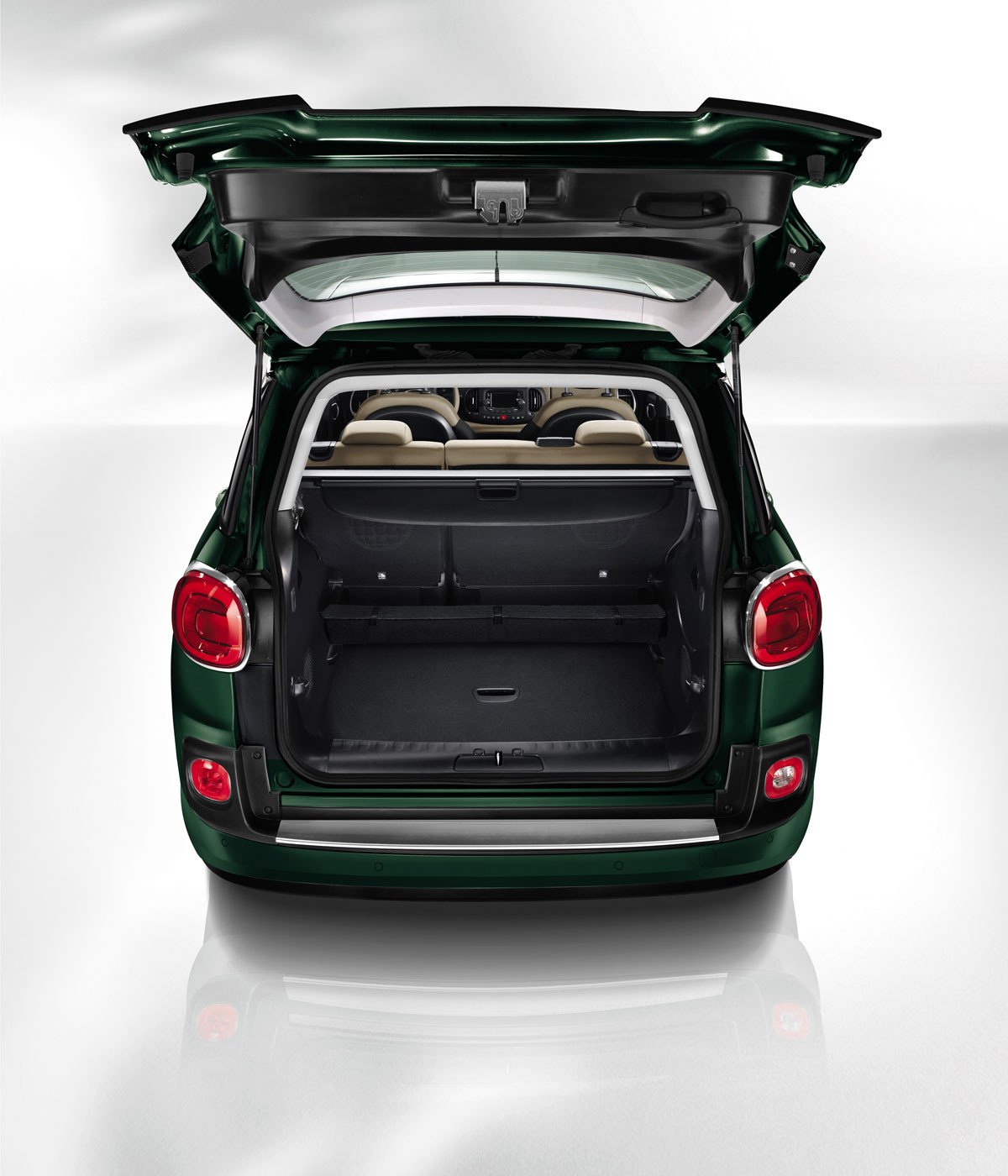 Fiat 500L: nuevas versiones Trekking Lite y Living Pop Star