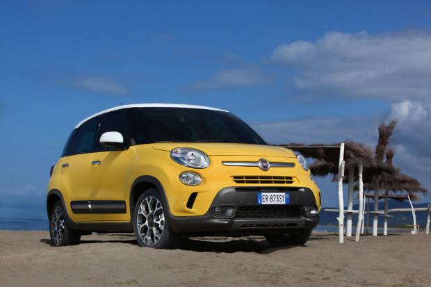 Fiat 500L: nuevas versiones Trekking Lite y Living Pop Star