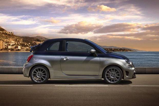 Nuevo Abarth 695 Rivale, yate deportivo de asfalto