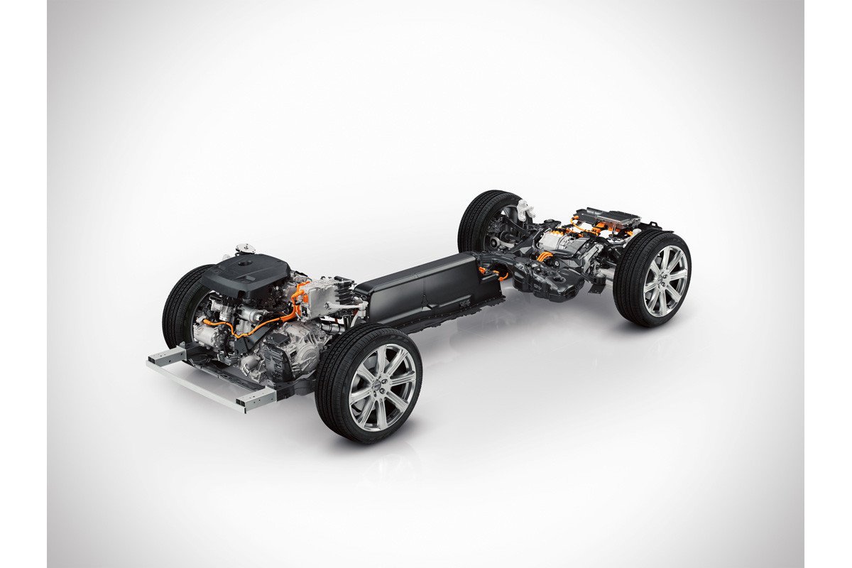 Volvo XC90 T8: ahora también con tecnología híbrida enchufable 