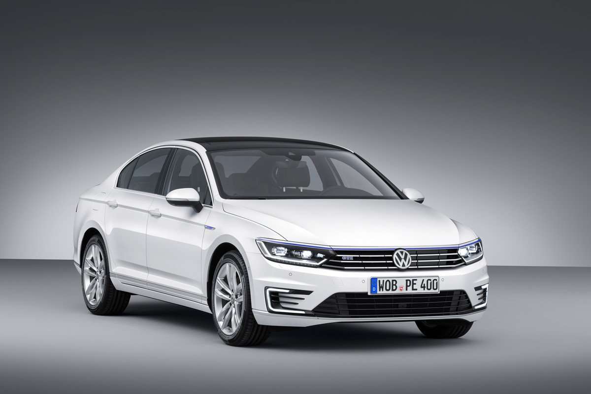 VW anuncia en el Salón de Barcelona el precio del Golf GTE 