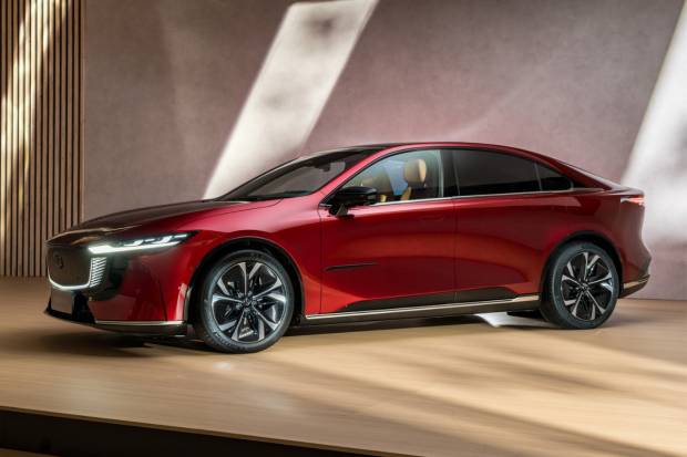 Nuevo Mazda 6e: 100% eléctrico de hasta 552 km de autonomía para competir con Tesla