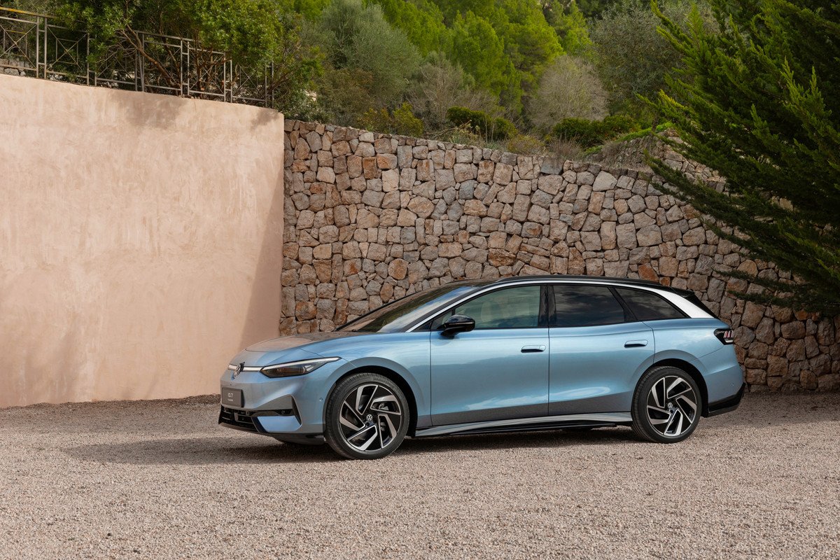 Volkswagen ID.7 Tourer: así es la primera berlina eléctrica para el segmento D